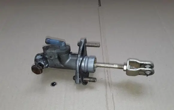 Mitsubishi Grandis Master brake cylinder NOCODE