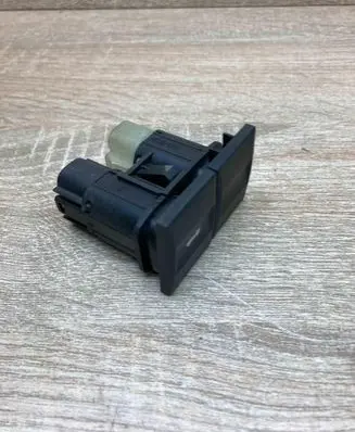 Ford Mondeo Mk III Tailgate opening switch 1S7T19B514AA