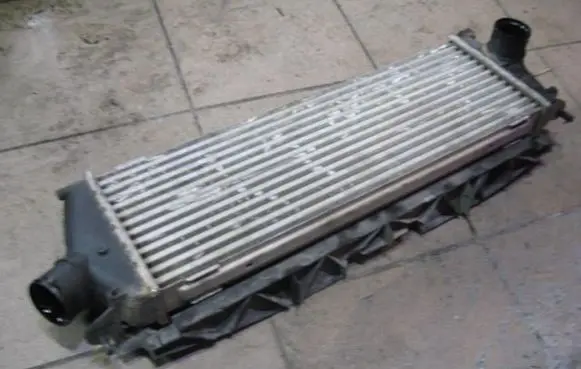 Renault Trafic I Intercooler radiator 8200411160 20CDTI