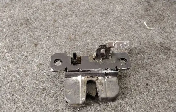 Volkswagen Caddy Tailgate/trunk/boot lock/catch/latch 2K0827505F
