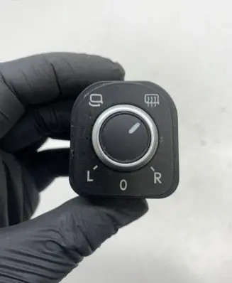Volkswagen Golf Plus Wing mirror switch