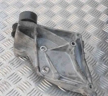 Suzuki Grand Vitara II Generator/alternator bracket 