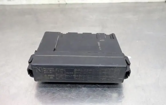 Infiniti M Relay mounting block 