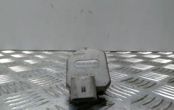 Headlight level adjustment motor