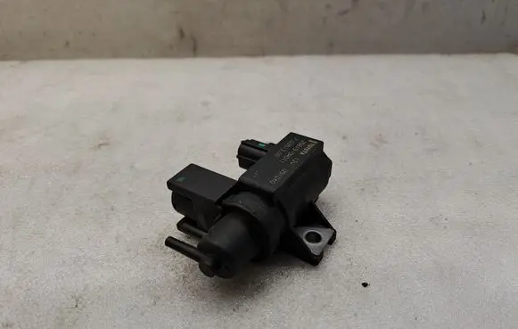Toyota Avensis T270 Valve vacuum 258190R011