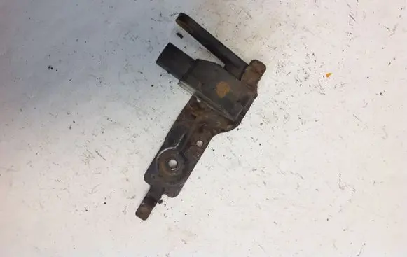 Headlight/headlamp level sensor