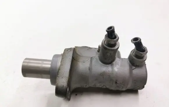 Volvo XC60 Master brake cylinder 066W1