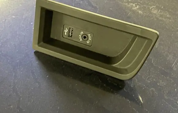 BMW 4 F36 Gran coupe USB socket connector 9207358 58450710 105026813