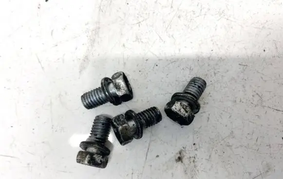 Toyota Avensis T250 Nuts/bolts 