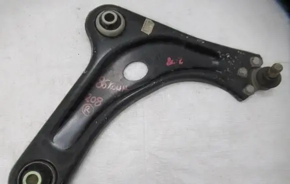 Peugeot 208 Front control arm