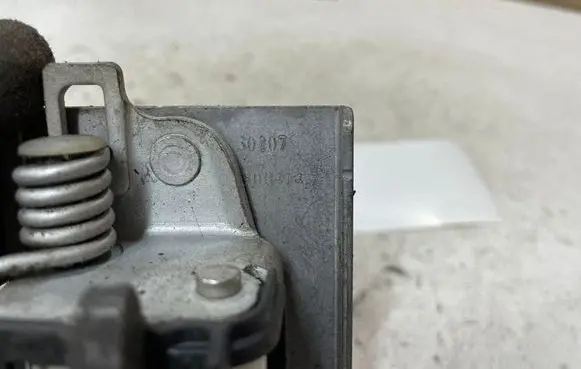Peugeot 308 Front door check strap stopper 30107