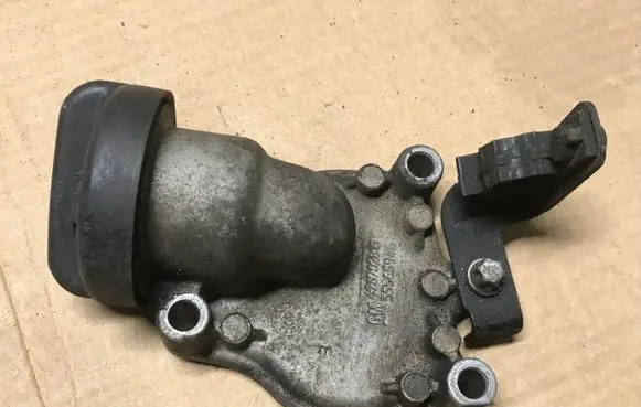 Opel Insignia A Oil fill pipe 55565946