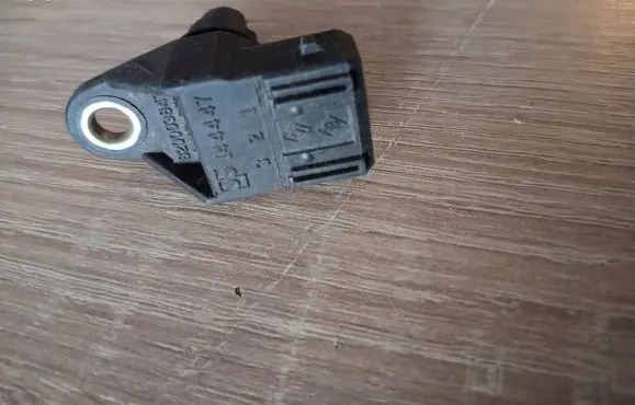 Renault Clio III Camshaft position sensor 8200038472