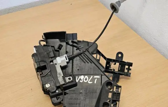 Volvo S90, V90 Rear door lock 31378613