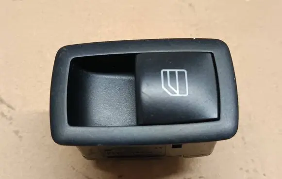 Mercedes-Benz ML W164 Electric window control switch A2518200510 03128150 9051679300