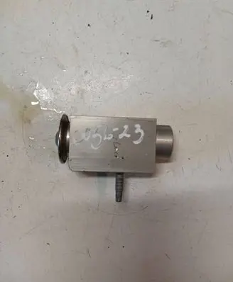Volvo XC60 Air conditioning (A/C) expansion valve 7036866