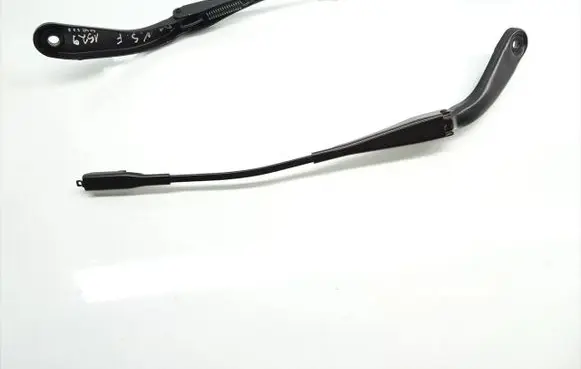 BMW 3 F30 F35 F31 Front wiper blade arm 7260482 7260485