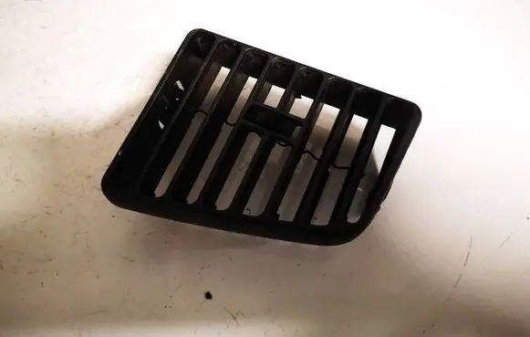 Volkswagen PASSAT B3 Dash center air vent grill 357819719c
