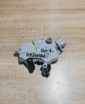 Nissan Primera Central locking motor 