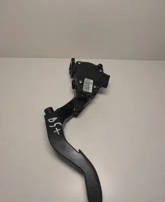 Volkswagen PASSAT B5.5 Accelerator throttle pedal 8D1721523F 6PV00837603
