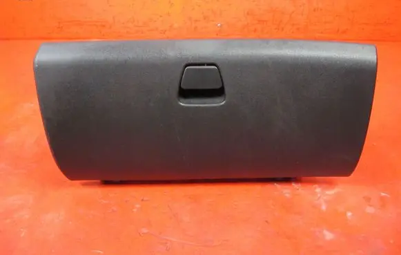 Peugeot 108 Glove box set 555500H010