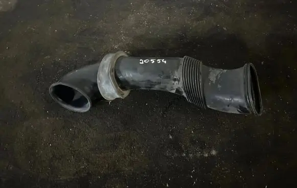 Audi Q7 4L Air intake duct part 7L6128752B 7L6128609