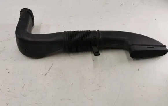 Mercedes-Benz C AMG W204 Air intake duct part A6510903437 A6510903431 12351A