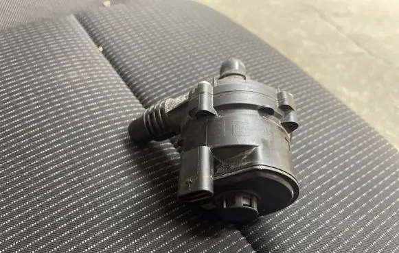 BMW 3 G20 G21 Electric auxiliary coolant/water pump 8671654