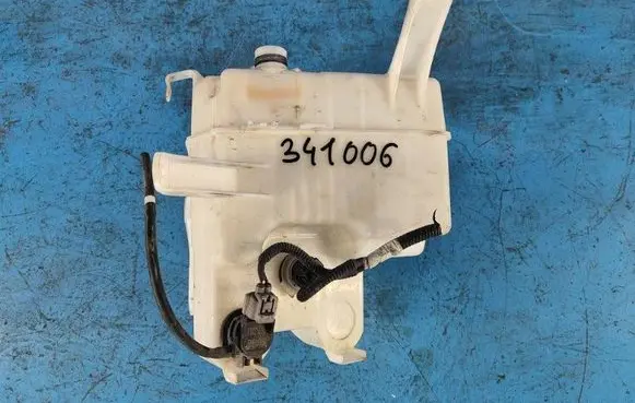 Lexus HS Windshield washer fluid reservoir/tank 8531575030