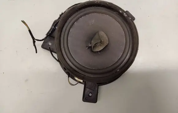 Mitsubishi Grandis Rear door speaker