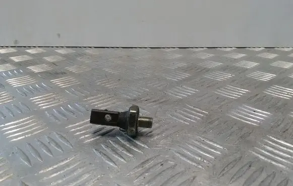 Audi A4 S4 B6 8E 8H Oil pressure sensor 038919081