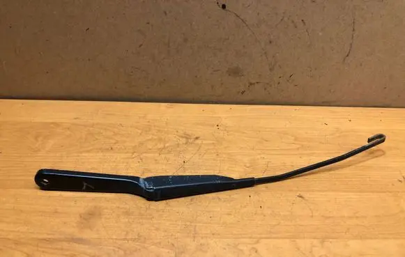 Renault Kangoo I Front wiper blade arm 8200158098 80007467B