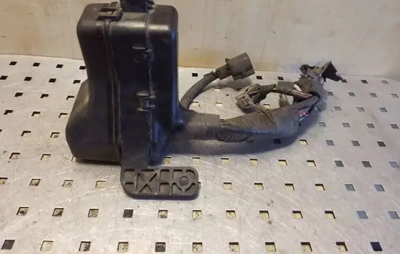 Toyota Corolla E120 E130 Fuse module
