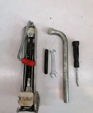 Audi A6 S6 C5 4B Lift Jack 