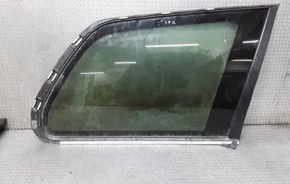 Volvo XC90 Rear side window
