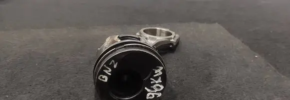 Volkswagen Transporter - Caravelle T5 Piston with connecting rod 81L113