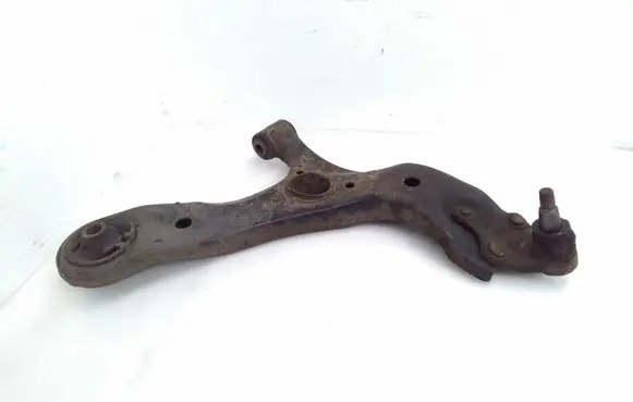 Toyota Avensis T270 Front lower control arm/wishbone
