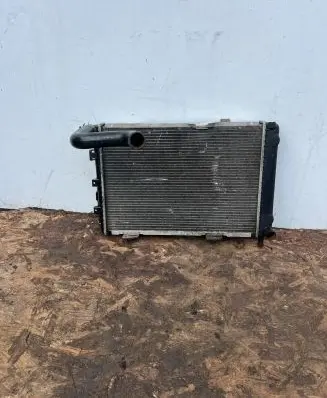 Mercedes-Benz E W124 Coolant radiator F4372