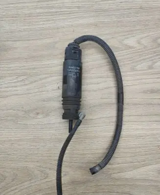 Volvo XC70 Windscreen/windshield washer pump 30655138 3112641