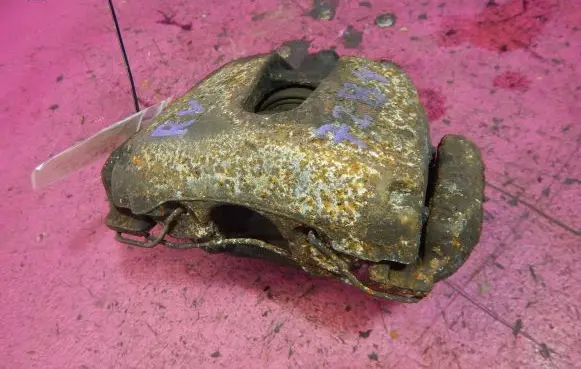 Ford C-MAX I Front brake caliper