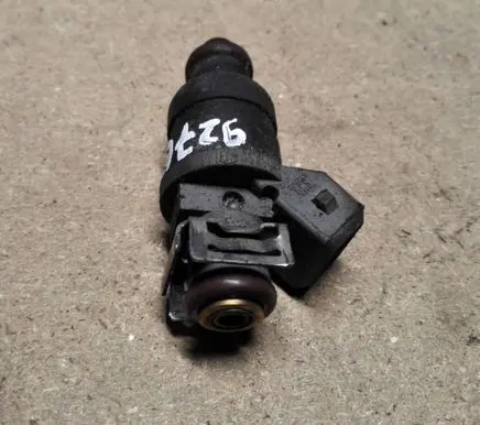 Fuel injector