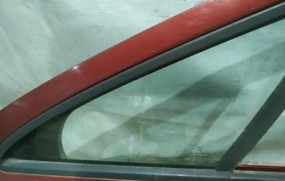 Peugeot 407 Front door vent window glass four-door AS2