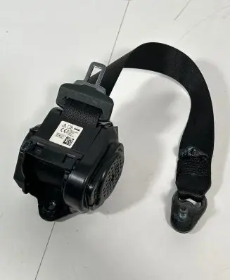 BMW iX Rear seatbelt
