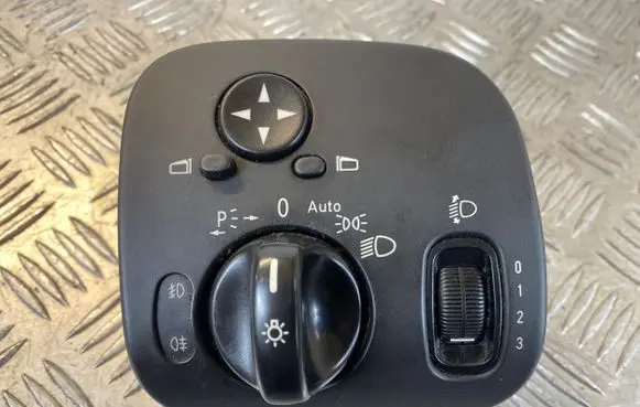 Mercedes-Benz C W203 Light switch A2035450604 24406574722 04058519