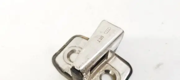 Audi A4 S4 B5 8D Front door lock loop/hook striker 