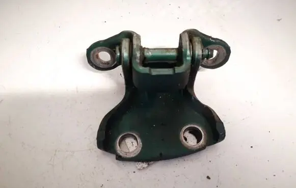 Honda CR-V Rear door lower hinge