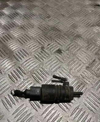 BMW 5 E60 E61 Windscreen/windshield washer pump 1K5955651