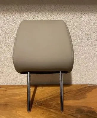 Honda CR-V Front seat headrest