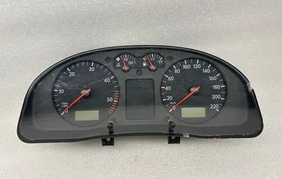 Volkswagen PASSAT B5.5 Speedometer (instrument cluster) 3B1919860C 008919017