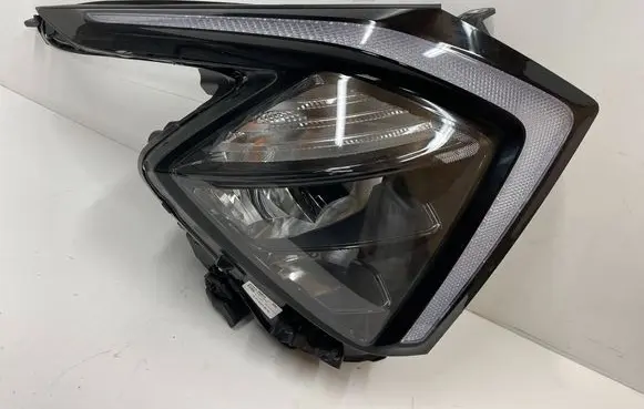 KIA Sportage Headlight/headlamp 92102R2000